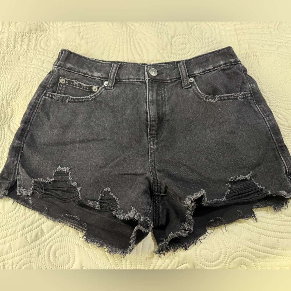 Aerie Daydream distressed short